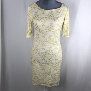 Forever 21 Fitted lace dress Size M